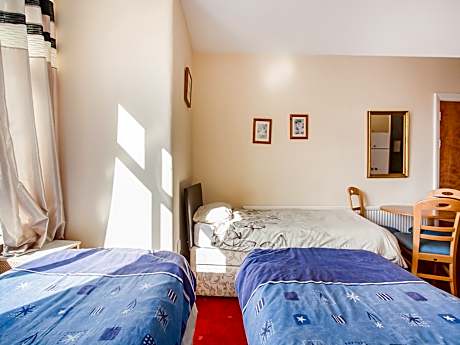 Standard Quad Room - Shared