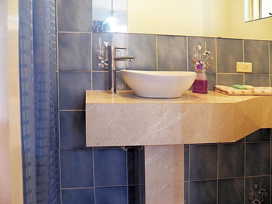 The Spanish Guesthouse, Private Rooms