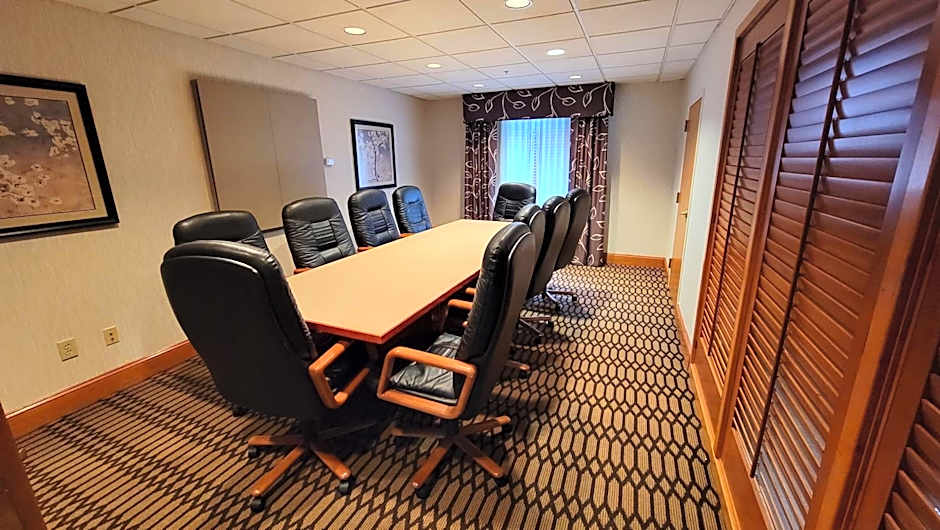 Holiday Inn Express Fayetteville-Fort Bragg