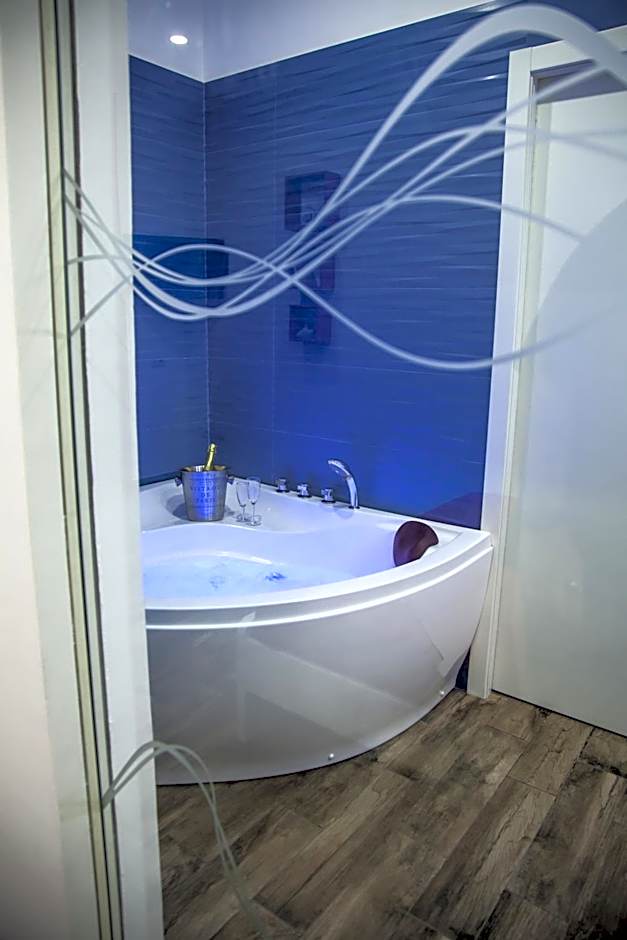 VILLA ADELAIDE SUITE & ROOM