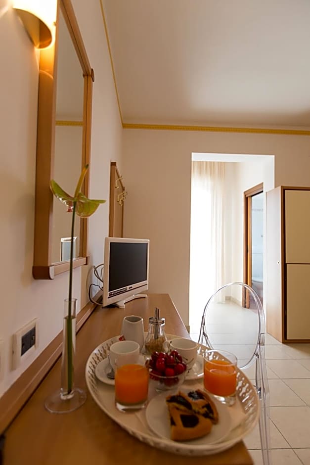 Ristorante Hotel Lucia - 100 mt dal mare