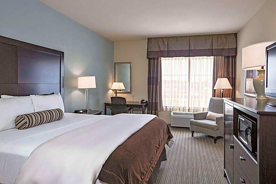 La Quinta Inn & Suites by Wyndham DFW Airport West - Euless