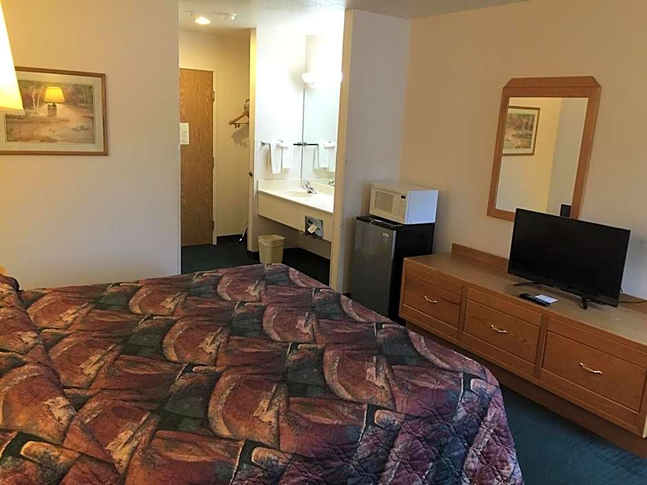 Economy Inn & Suites