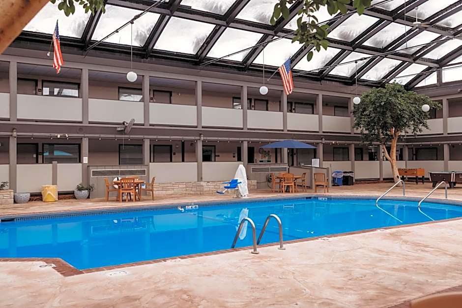 AmericInn by Wyndham Appleton Downtown