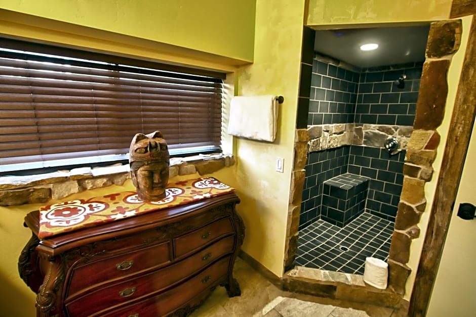 Nomads Hotel