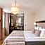 Ascot Hotel