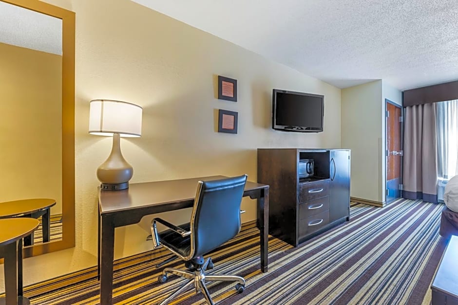 Comfort Inn & Suites Triadelphia