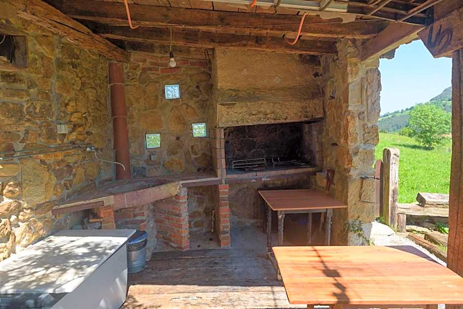 Conjunto Rural la Tejedora. Albergue y estudios familiares.