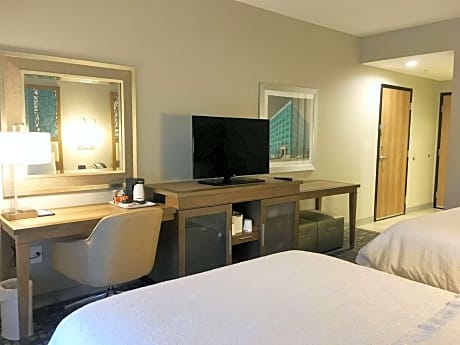 Queen Room with Two Queen Beds - Hearing Access/Non-Smoking