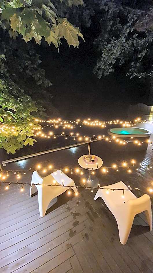 VIP Red Love house for 2