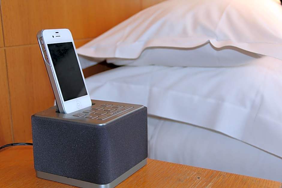 Westside Arc De Triomphe Hotel