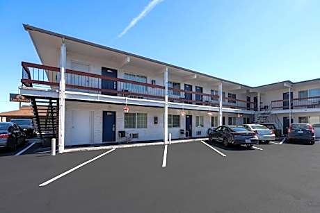 Travelers Inn by OYO Longview Kelso