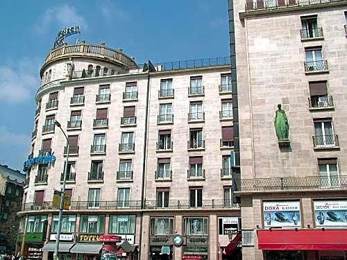 Bauhaus Astoria Hostel