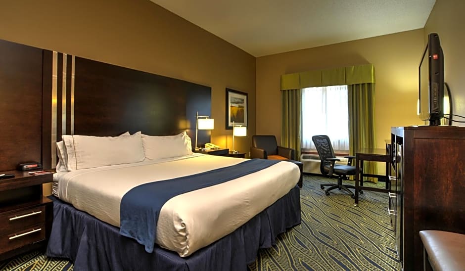 Holiday Inn Express & Suites Midwest City, an IHG Hotel