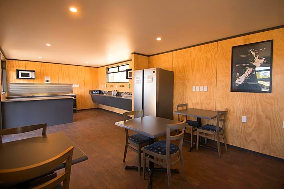 Parklands Motorlodge & Holiday Park