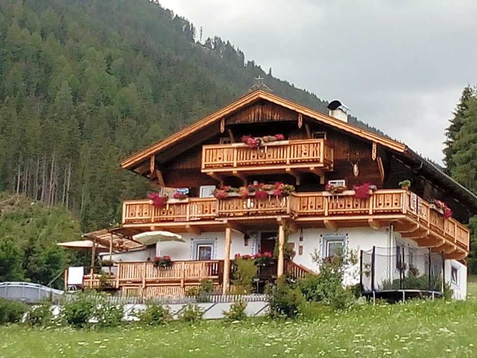 Bed & Breakfast Dolomiti Bey Haus Pinter