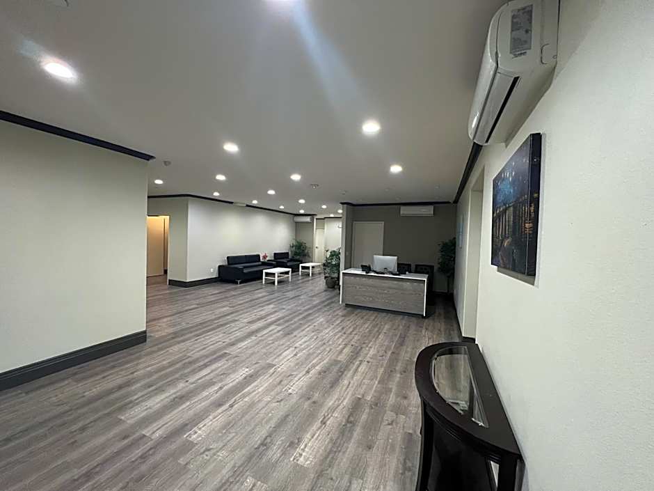 ASPIRE INN & SUITES Orange