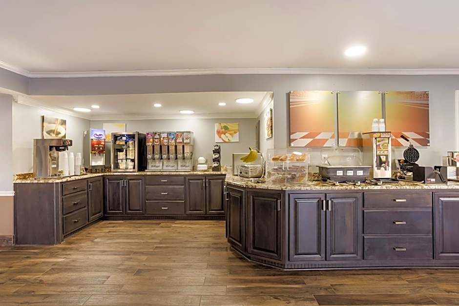 Red Roof Inn & Suites Athens, AL