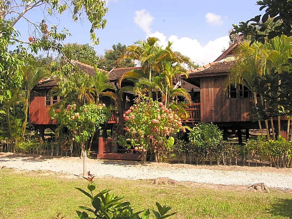 Khoom Kam Kaew