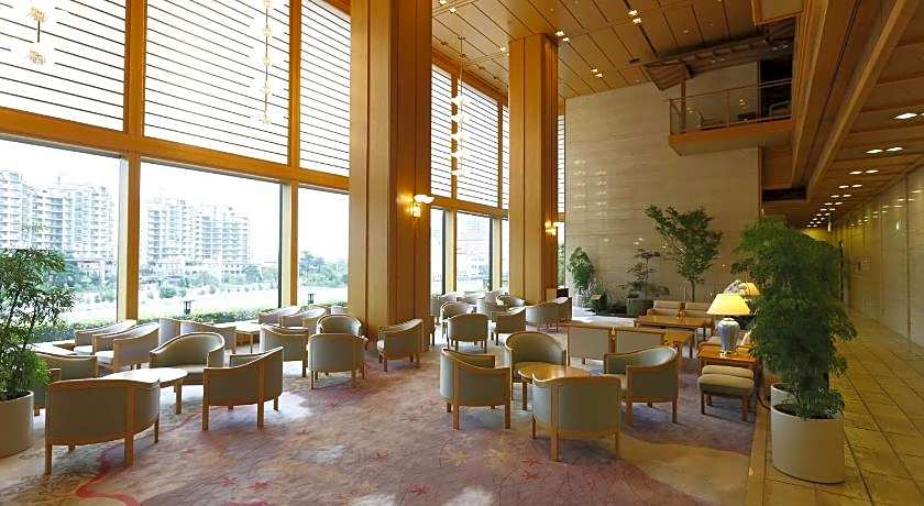 Takarazuka Onsen Hotel Wakamizu