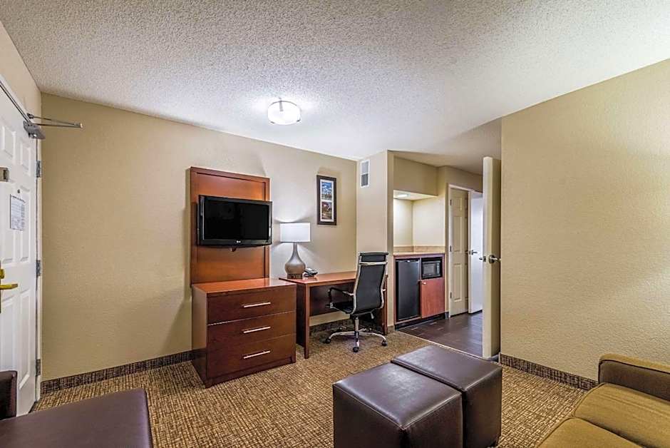 Comfort Inn & Suites Dayton North