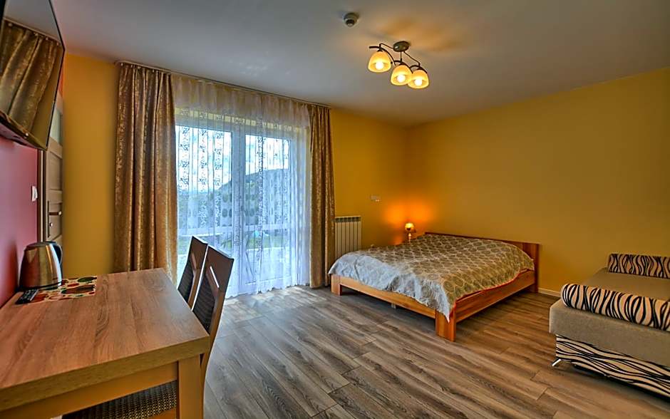 Jaworina- Apartamenty, Domki i Pokoje