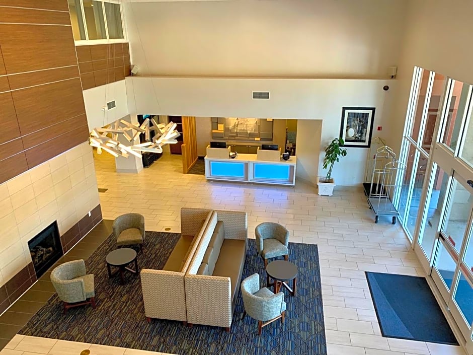 Holiday Inn Express & Suites Tracy