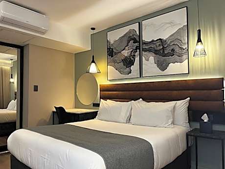 Riverleaf Hotel