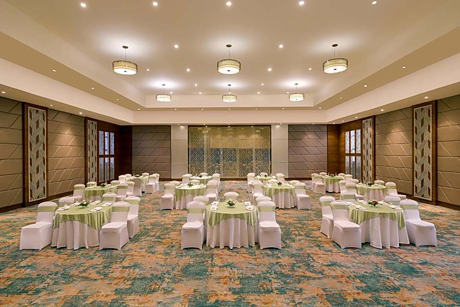 Royal Orchid Central Grazia Hotel