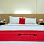 RedDoorz at Hotel Mayang Sari 1