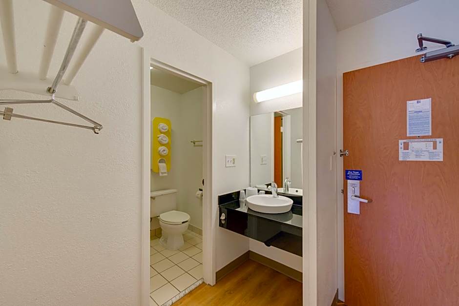Motel 6 Virginia Beach
