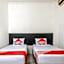 Super OYO 2704 Hotel Transit 2