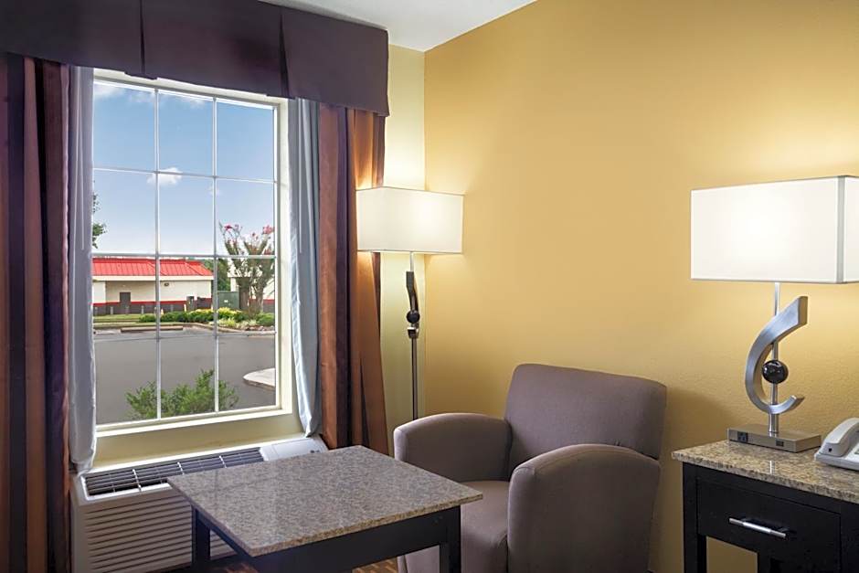 Super 8 by Wyndham Garner/Clayton/Raleigh