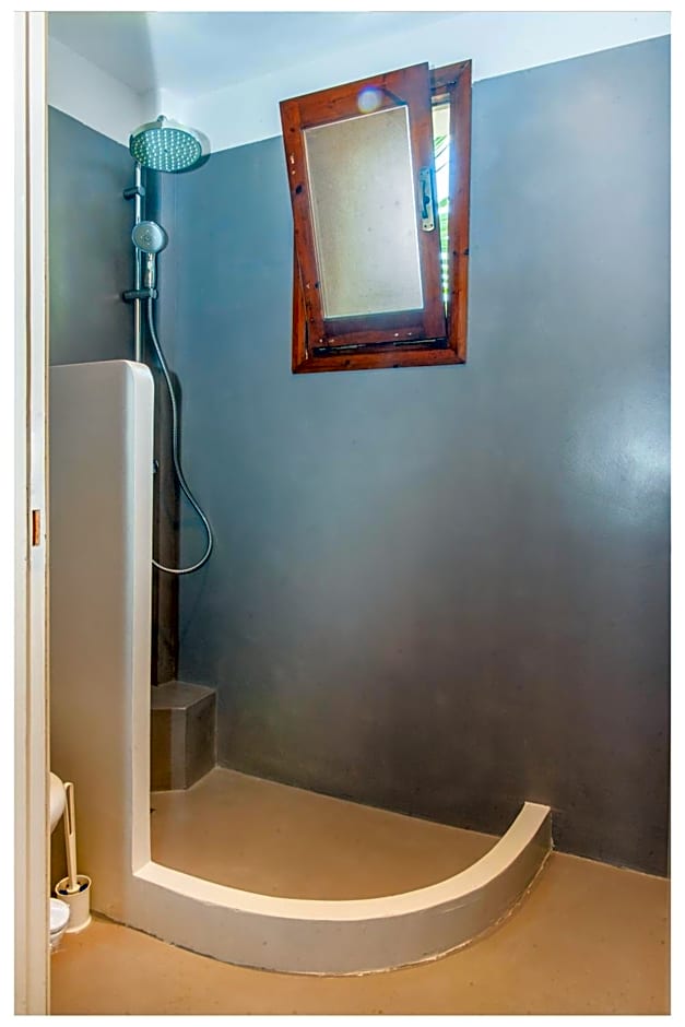 Tree of Life Art Hotel