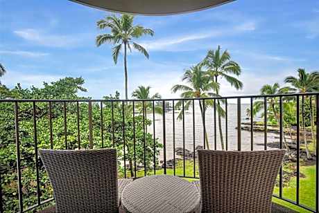 1 King Bed Deluxe Room Ocean View Non-Smoking