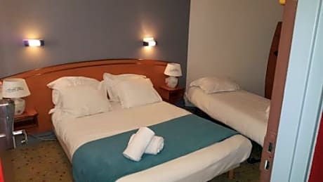 Triple Room (1 Double Bed + 1 Single Bed)