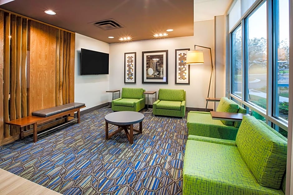 Holiday Inn Express Hotel & Suites Murray