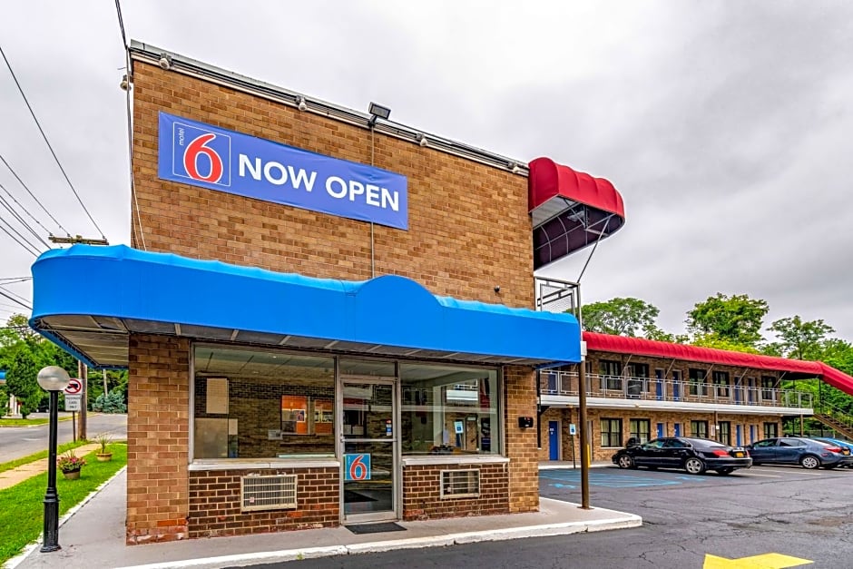 Motel 6-Elmsford, NY - White Plains