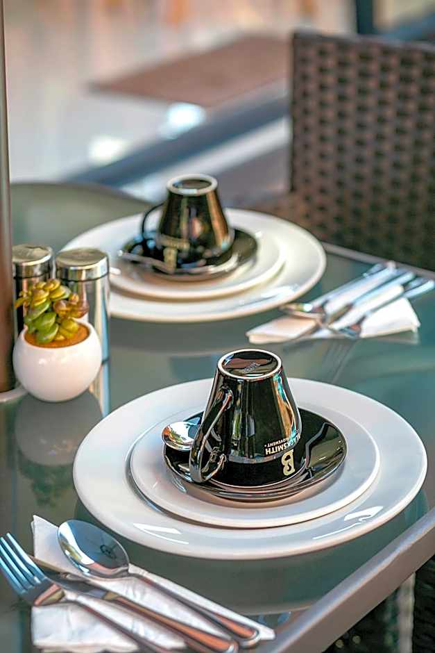 Hotel AT Hatfield Apartments