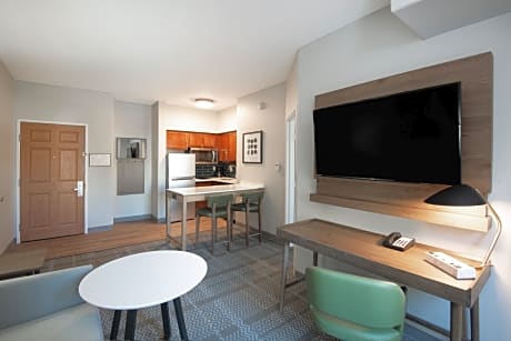 Suite Two Queen Beds Non Smoking