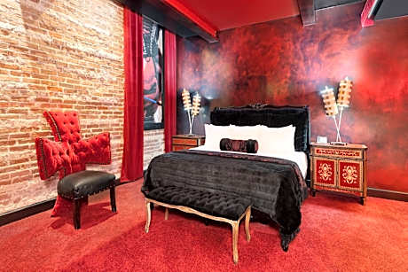 Two-Bedroom Presidential Suite