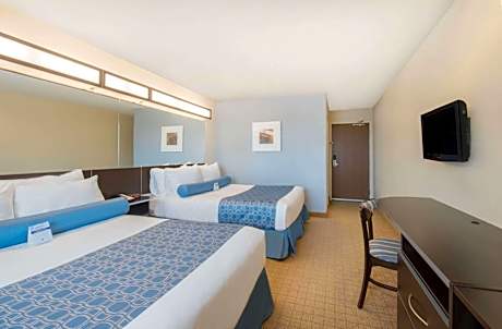 Deluxe Queen Room with Two Queen Beds- Disability Access - Non-Smoking