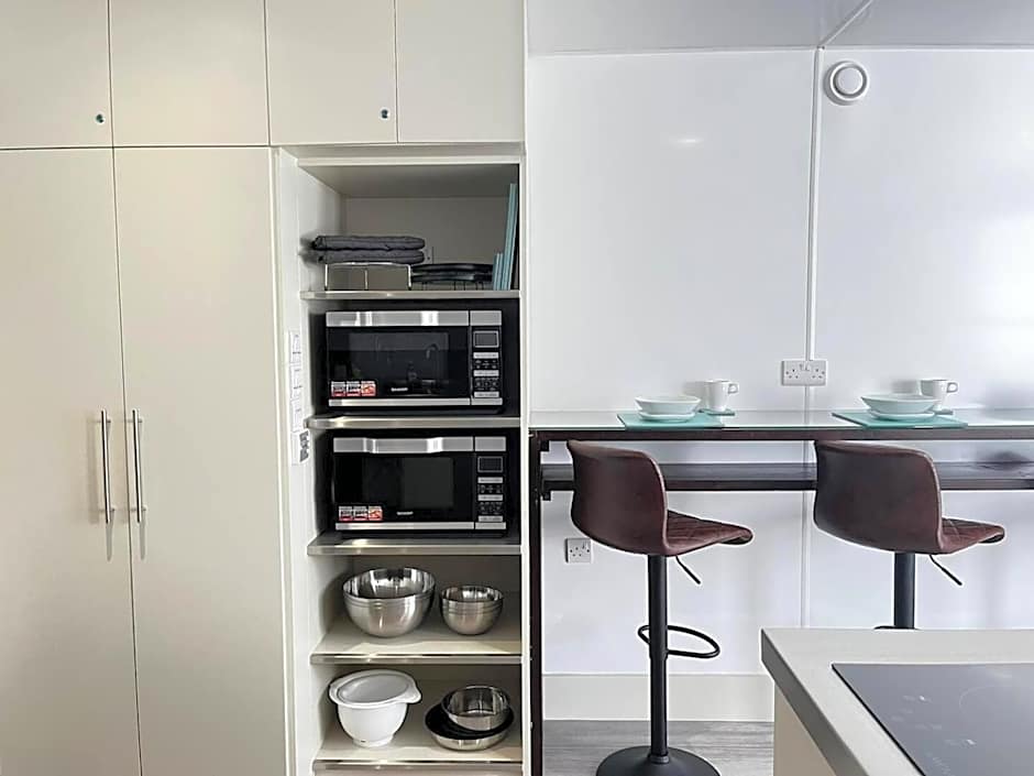 Apt 04 Seaside Serenity Chic Studio Steps to Promenade