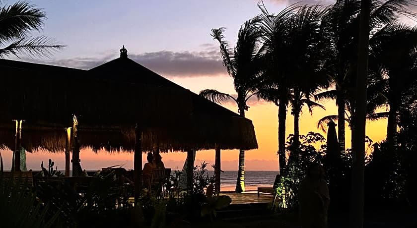 Wide Sands Beach Retreat