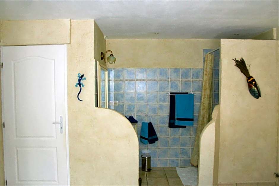 LE MAS DES TARENTES Chambres d'hôtes