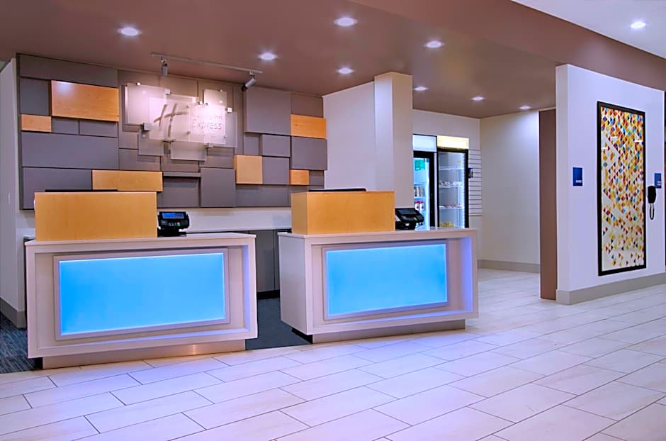 Holiday Inn Express & Suites Brookshire - Katy Freeway By IHG