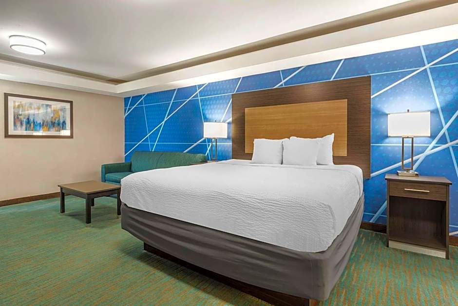 Comfort Inn Dallas North Love Field Airport