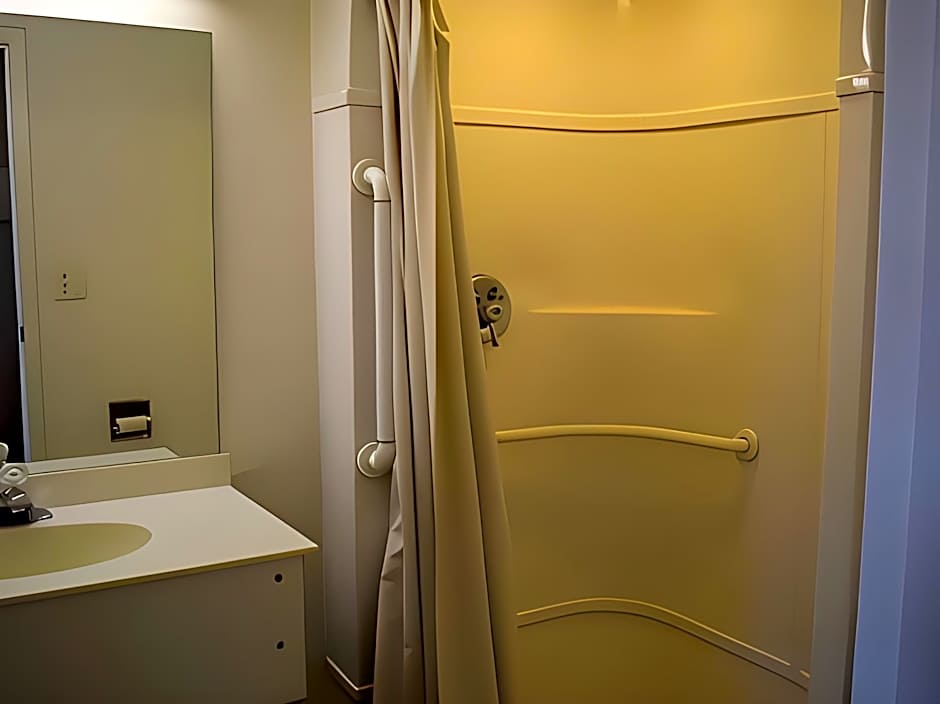Knights Inn - Grand Rapids MI