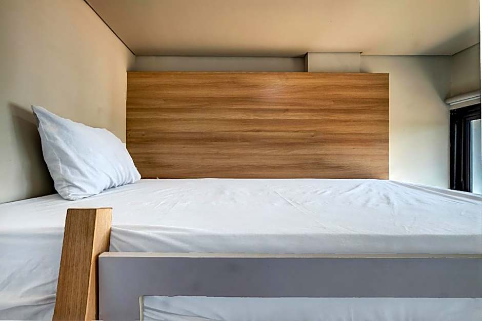 OYO Life 93289 Jelita Residence 2