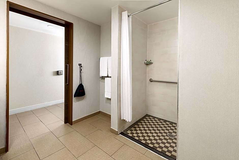 The Anza - A Calabasas Hotel